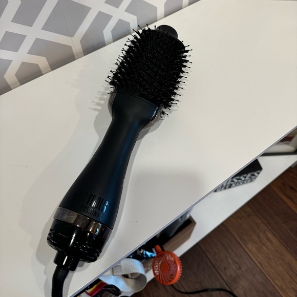 Hot Tools Other - Hot Tools Professional Black One Step Dryer and Volumizer